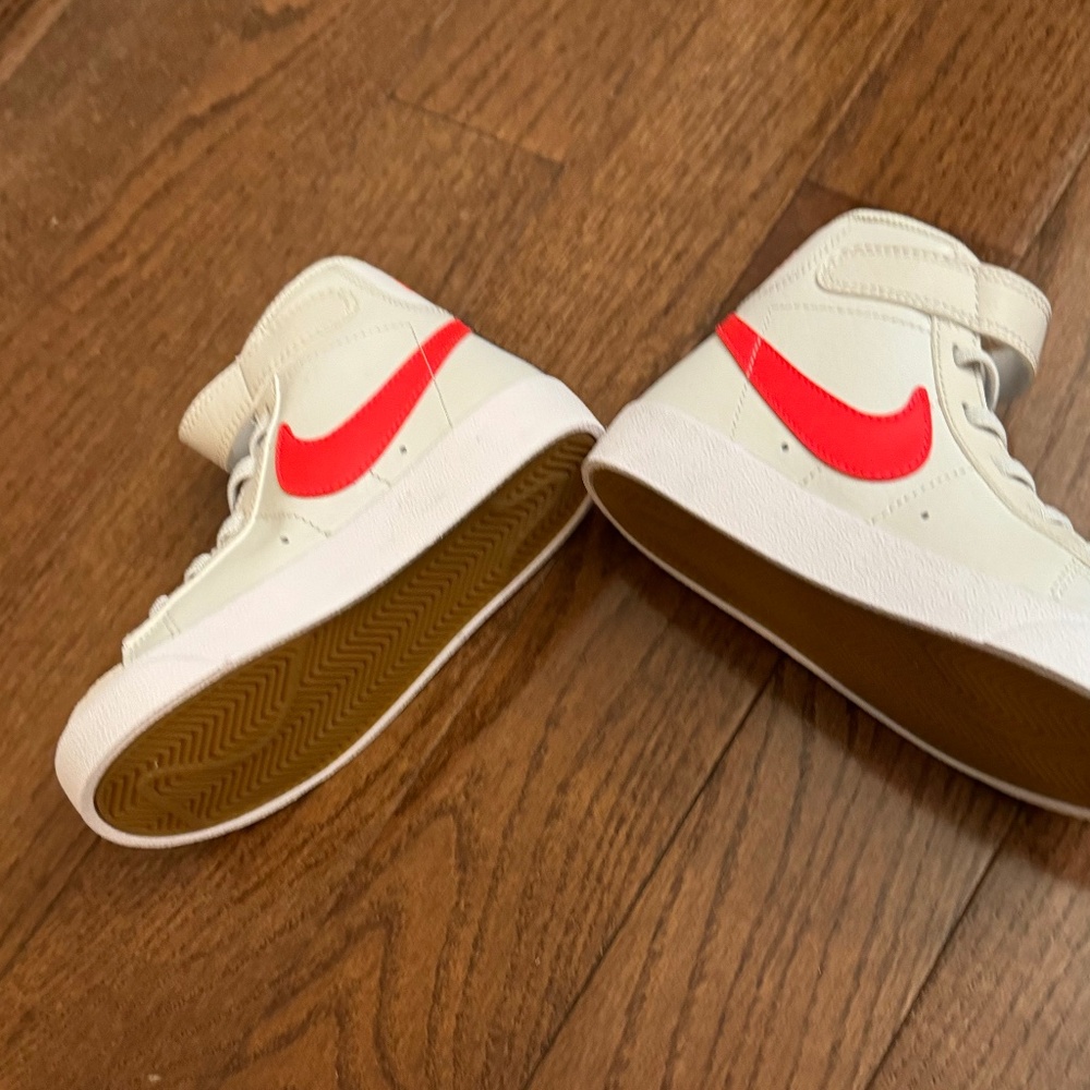 Nike Blazer Mid 77 Crimson Size 11